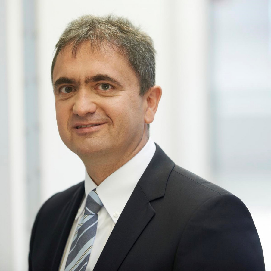 Dr. Uwe Lauber