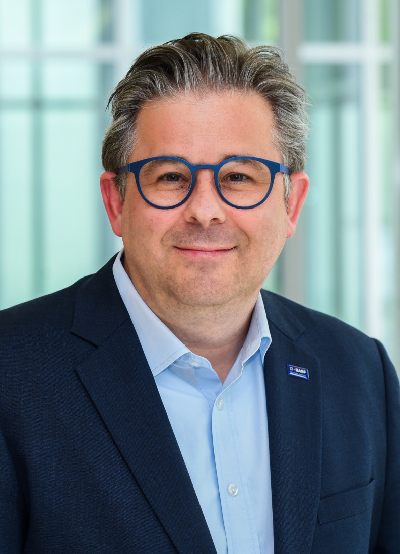 Dr. Helmut Winterling